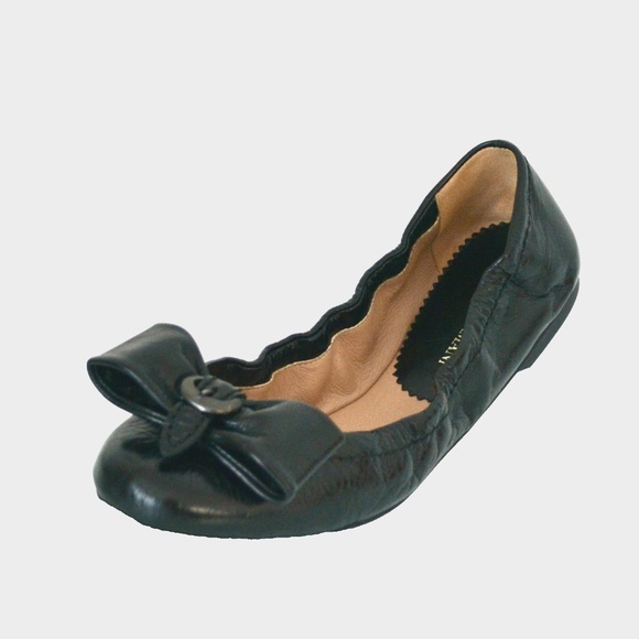 NIB AUTHENTIC  EMPORIO ARMANI LEATHER FLATS - Picture 1 of 8